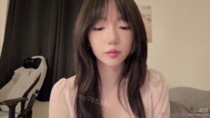 คลิปหลุด Onlyfans สาวเกาหลีผิวขาวหีฟิต โดนแฟนควยใหญ่ซอยหีคาชุดเซ็กซี่แบบไม่ยั้ง
