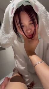 น้องซีนา Onlyfans เมดจีนหุ่นน่าเย็ด คุกเข่าดูดควย POV น้ำลายยืดย้อยเต็มปาก
